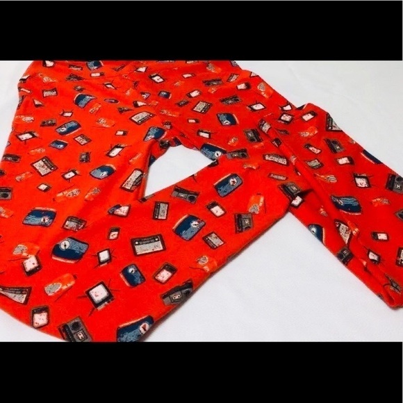 LuLaroe Red Leggings With Radios and Boomboxes NEW - Picture 6 of 7
